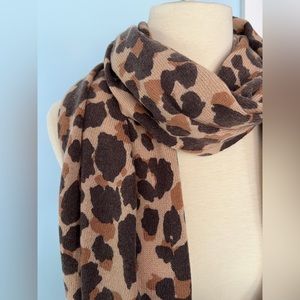 Ann Taylor 100% cashmere leopard print scarf